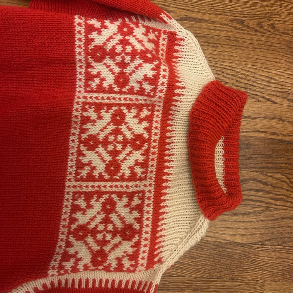 Red and Cream Women's vintage holiday Sweater